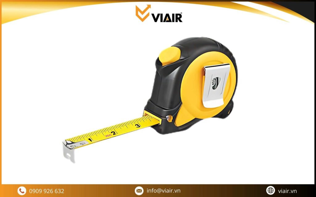 Chuẩn bị thước dây để đo khoảng cách tâm
