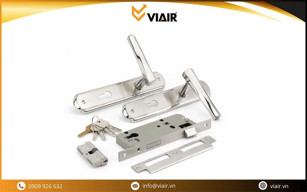 cách mở khóa cửa tay gạt bị kẹt