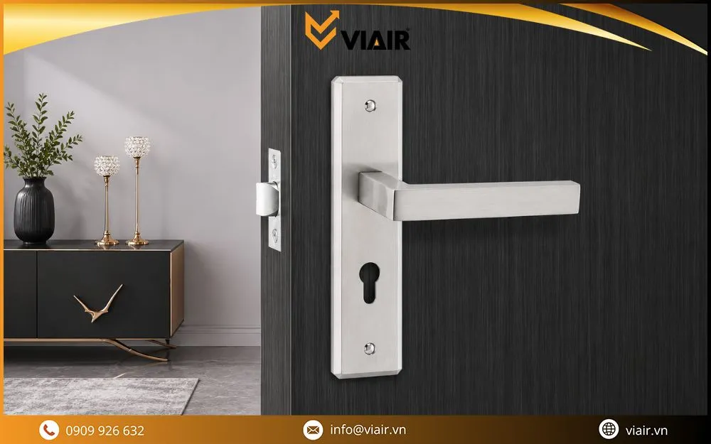 cách mở khóa cửa tay gạt bị gãy
